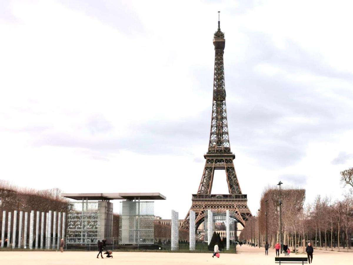Petite Maison A La Tour Eiffel * Paris
