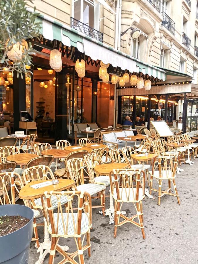 LOVE CIRCUS beautiful apartment near Eiffel Tower *