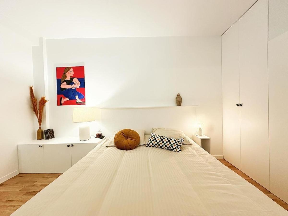 Apartment LOVE CIRCUS beautiful apartment near Eiffel Tower *